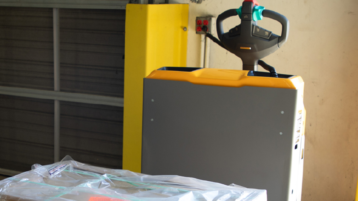 integrated-lithium-ion-forklifts-logisnxt